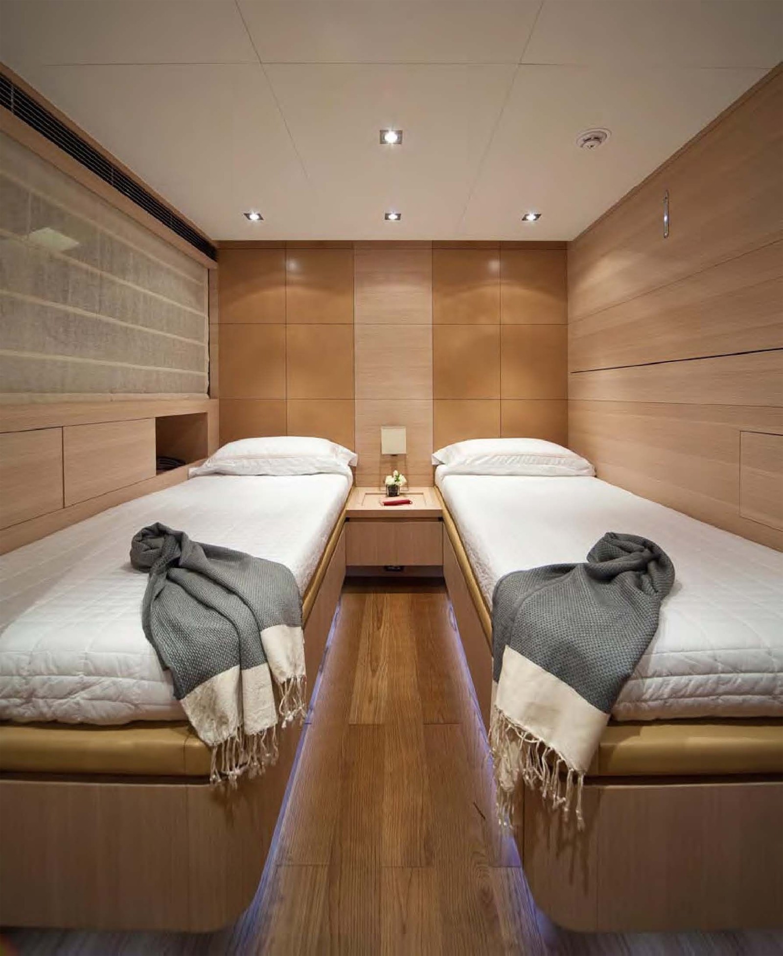 Twin Bed Cabin On Board Yacht FAN TOO