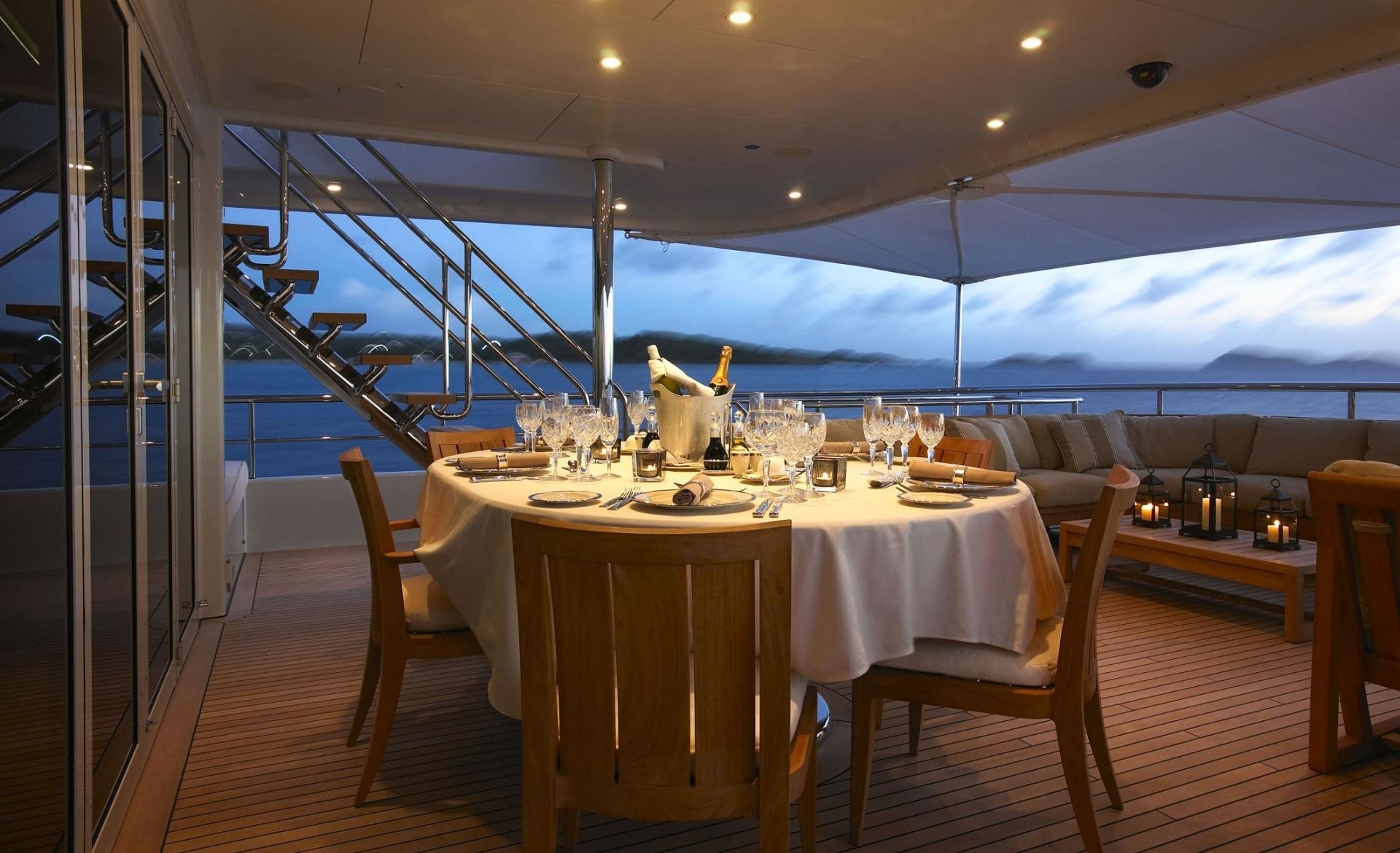 Bridgedeck Deck Eating/dining On Board Yacht HARLE