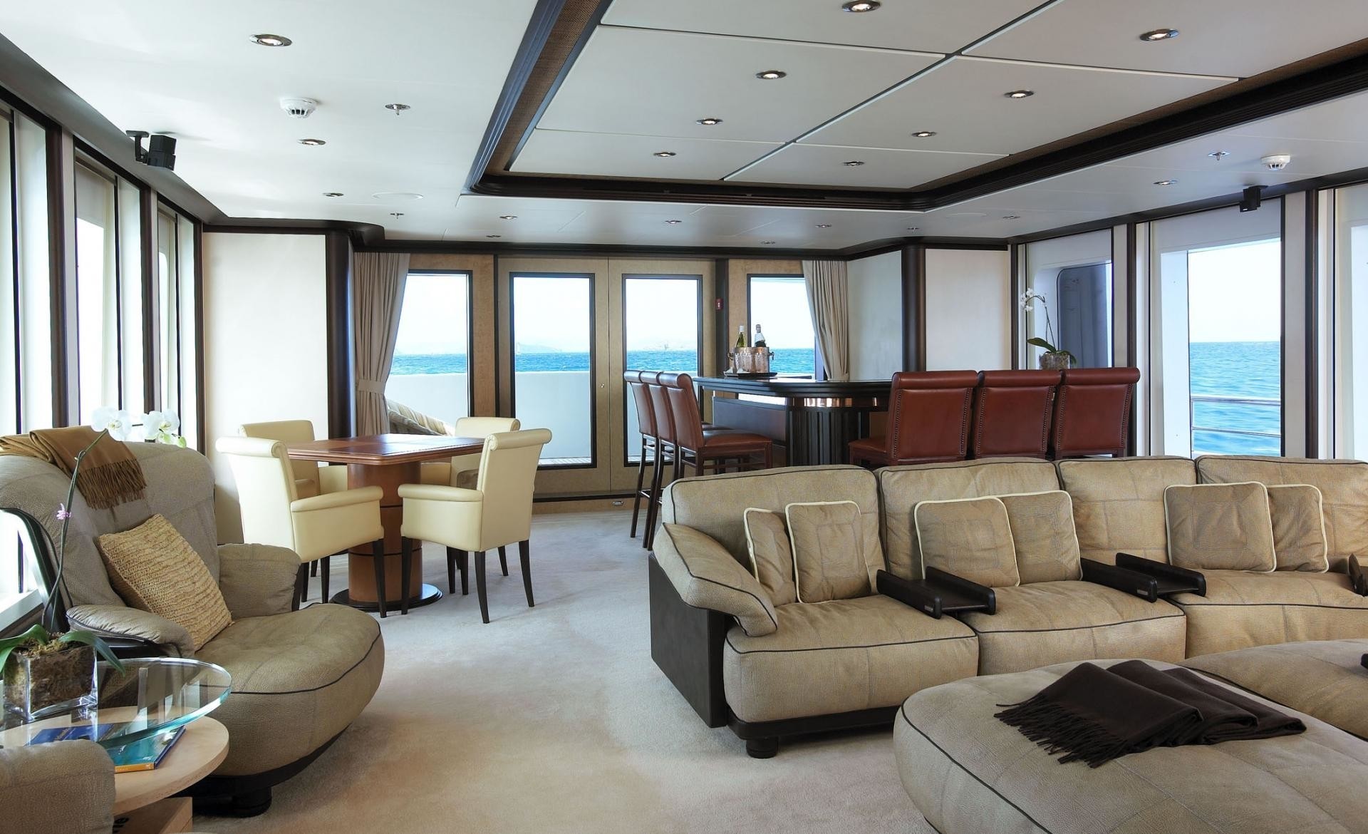 Premier Saloon Aboard Yacht HARLE