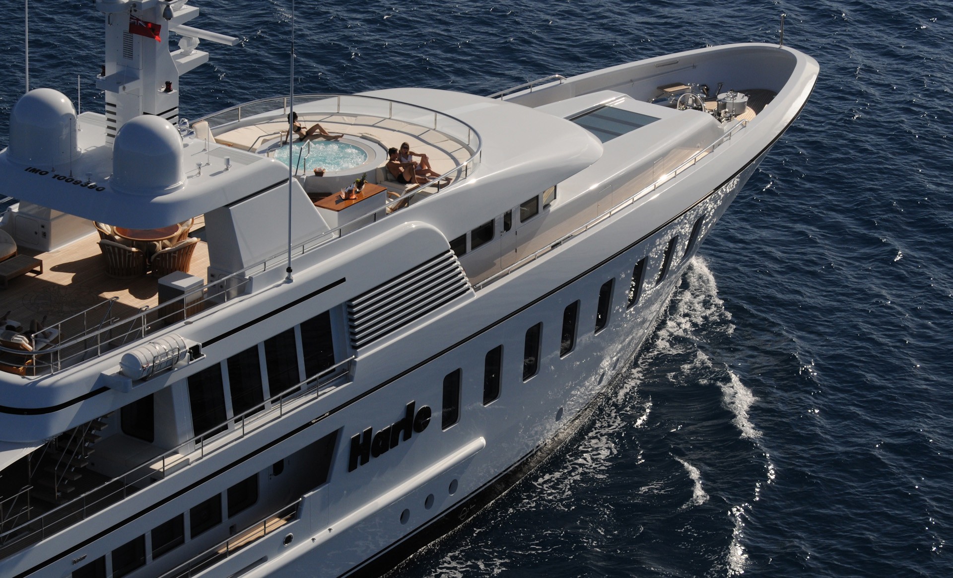 Forward: Yacht HARLE's From Above Aspect Image