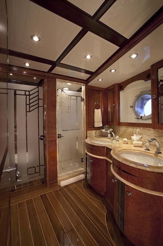 VIP Bath On Yacht SYCARA IV