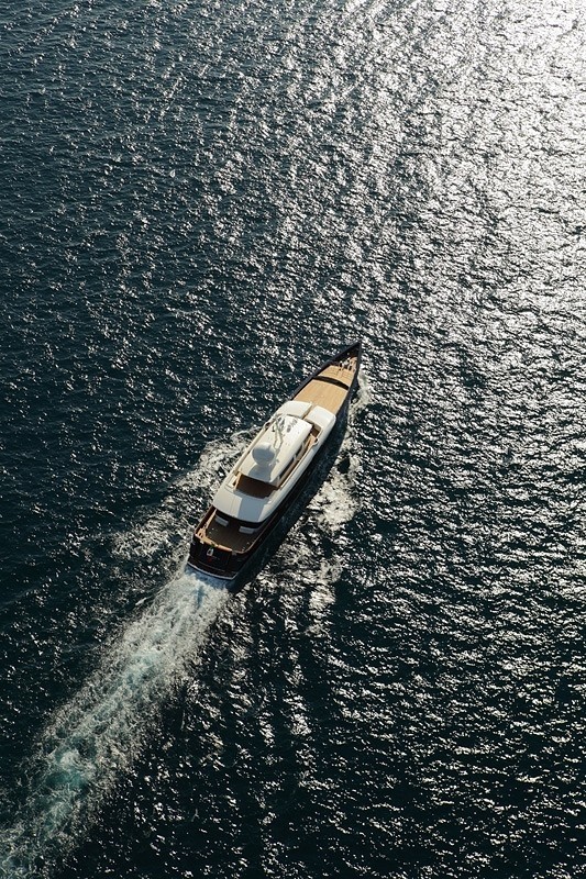 Aft Aspect: Yacht GALILEO G's Cruising Image