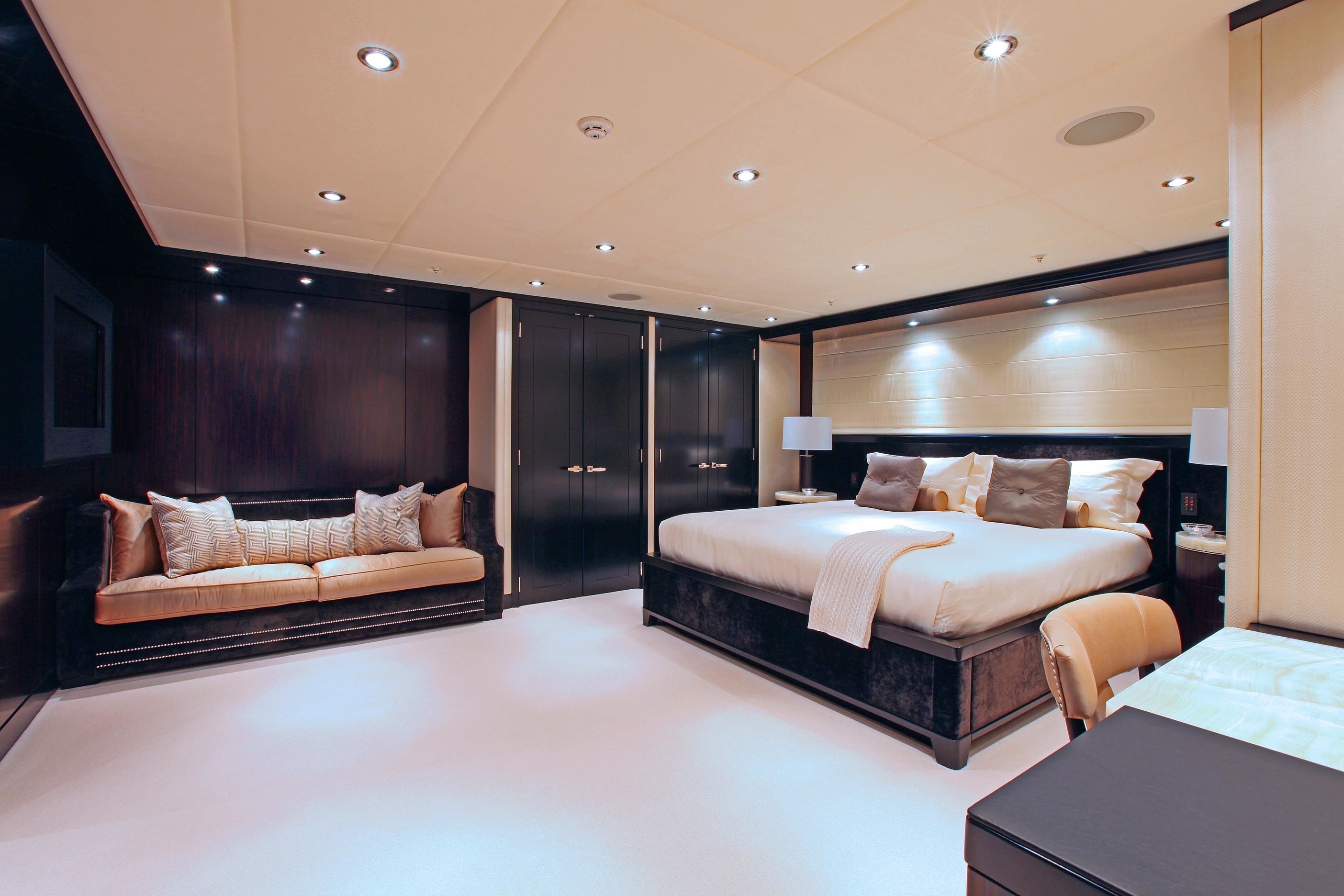 Aft: Yacht CARPE DIEM's VIP King Cabin Image