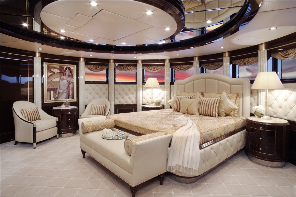 Cabin Aboard Yacht DIAMONDS ARE FOREVER