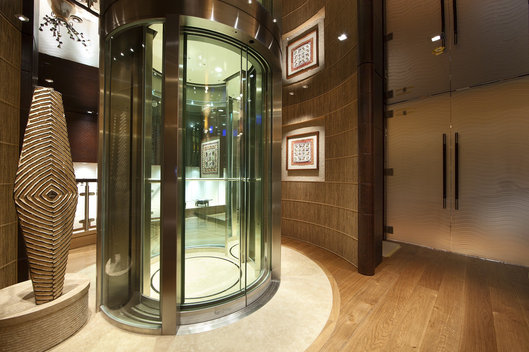 Top: Yacht NAIA's Elevator Image