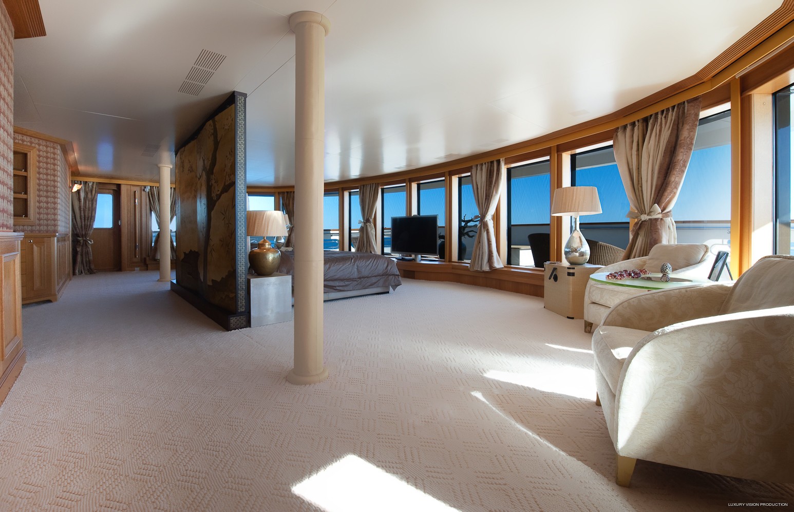 Window View: Yacht BOADICEA's Main Master Cabin Image