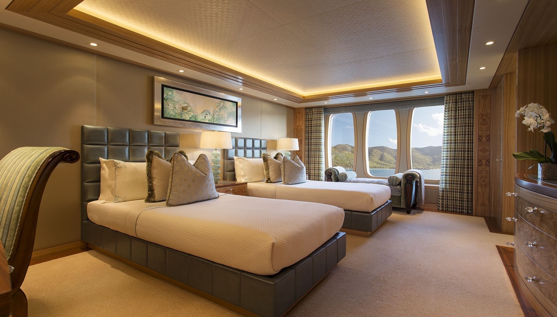 Twin Bed Suite On Yacht SOLANDGE