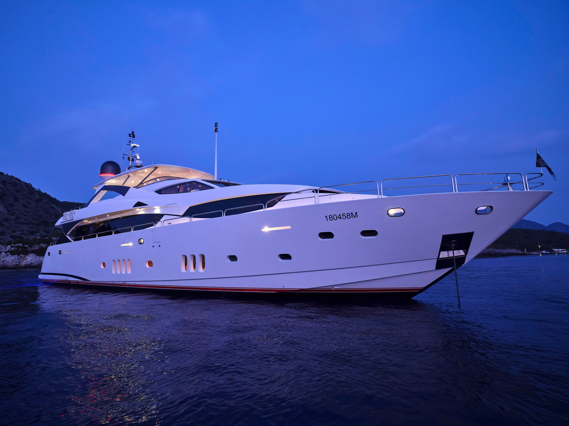 Luxury yacht WHITE PEARL I