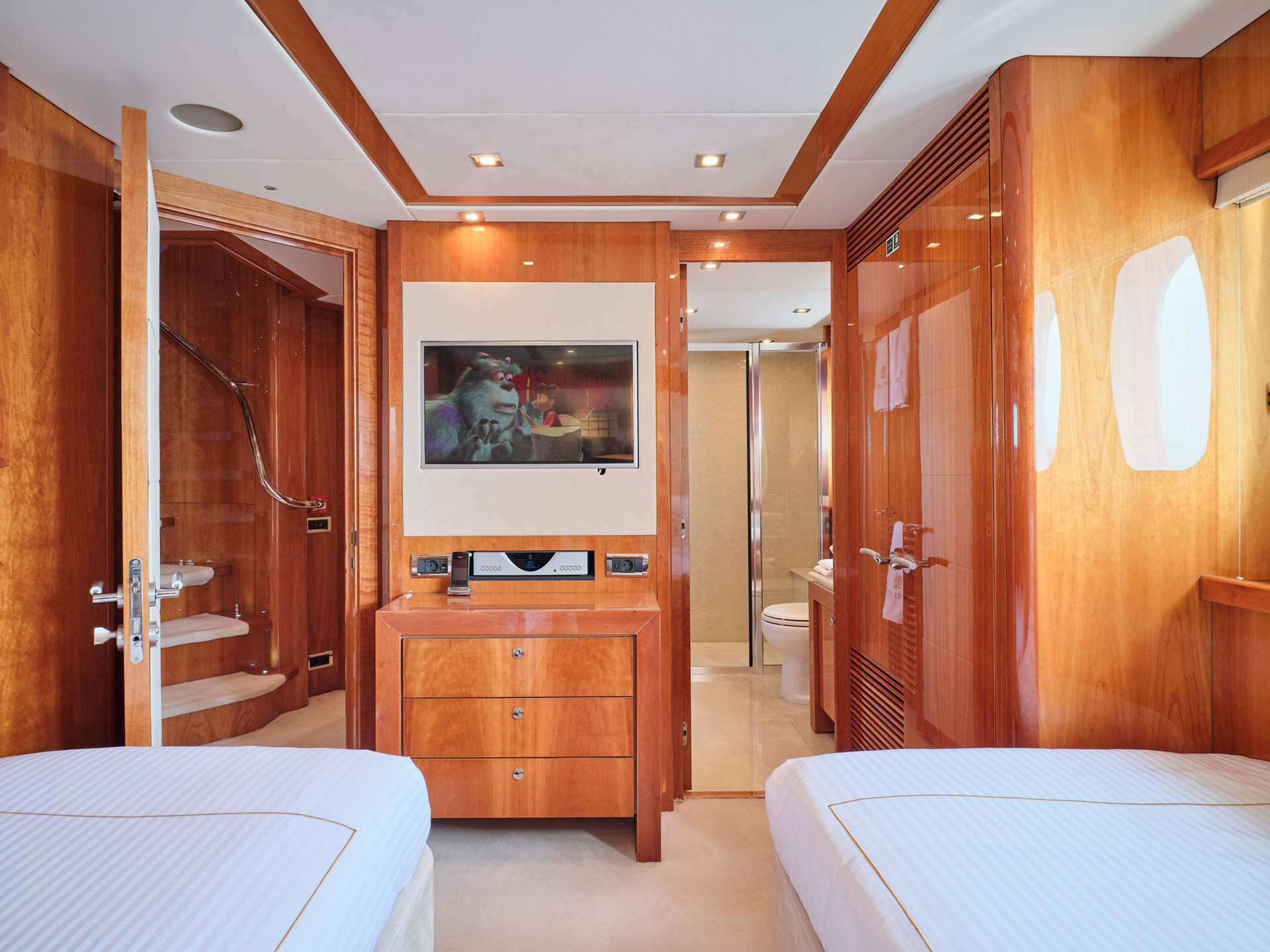 Spacious twin suite
