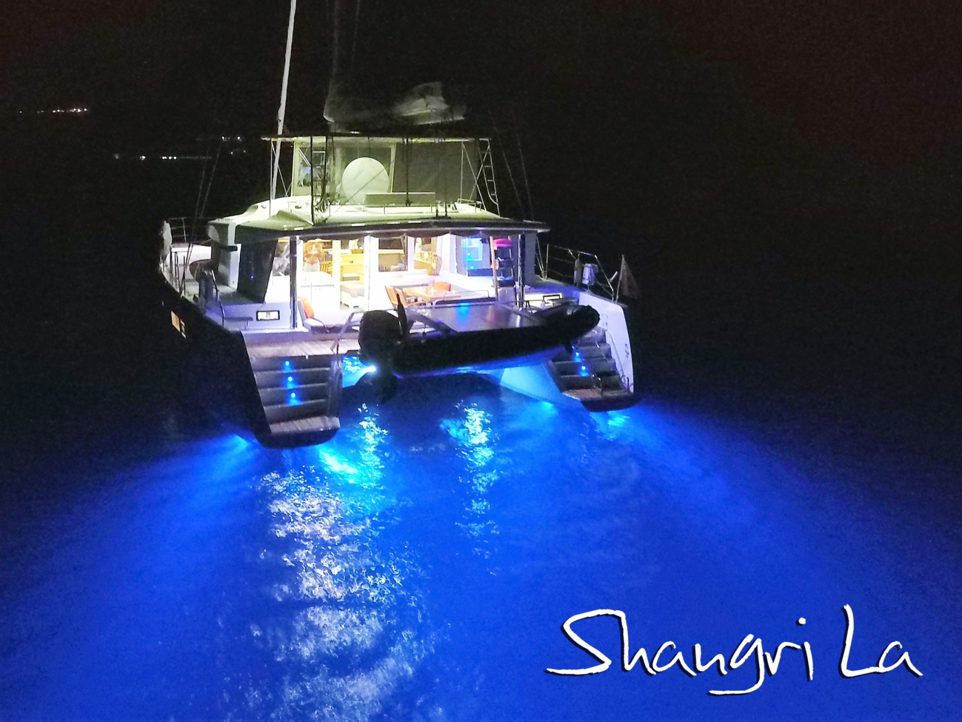 Lagoon 52 SHANGRI LA - Underwater lights