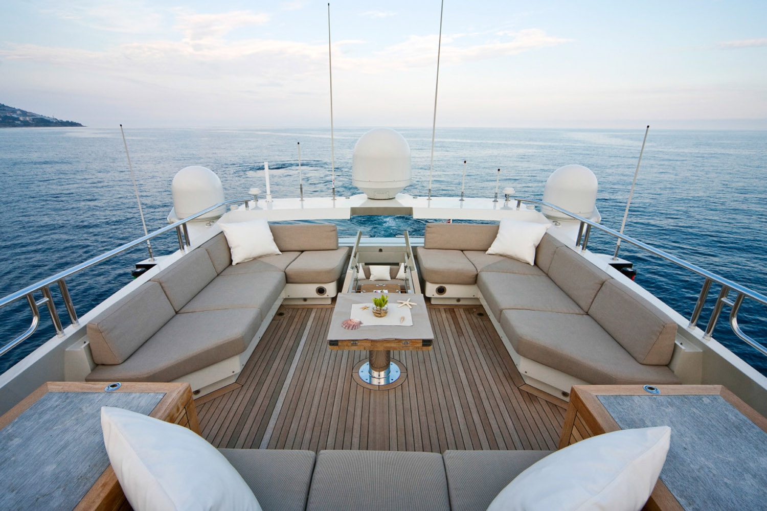 HOKULANI Running – Luxury Yacht Browser | by CHARTERWORLD Superyacht ...