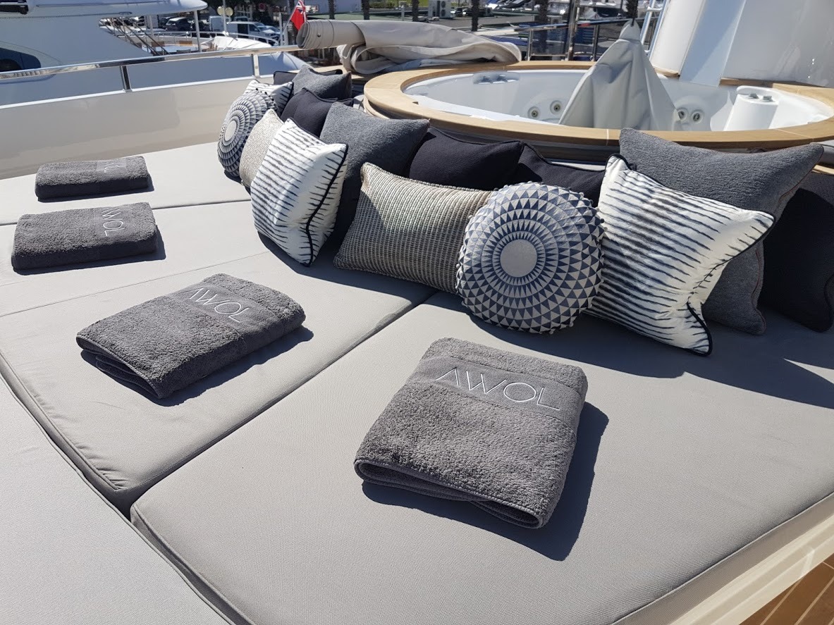 Luxury Sunpads Upper Deck