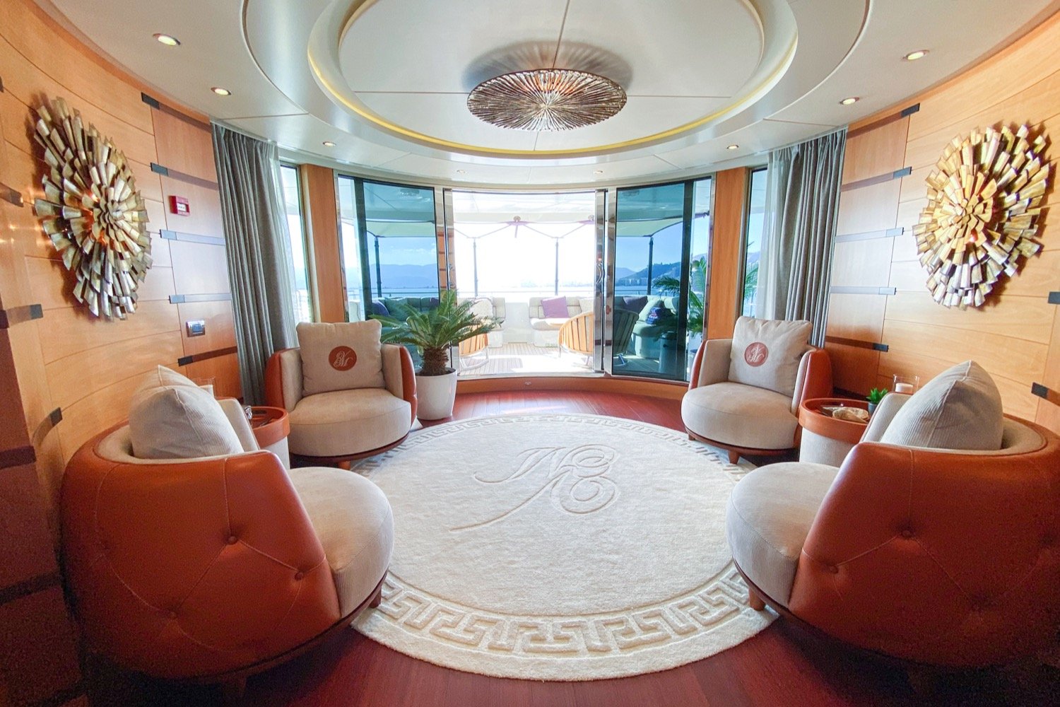 Upper Deck Circular Aft Lounge