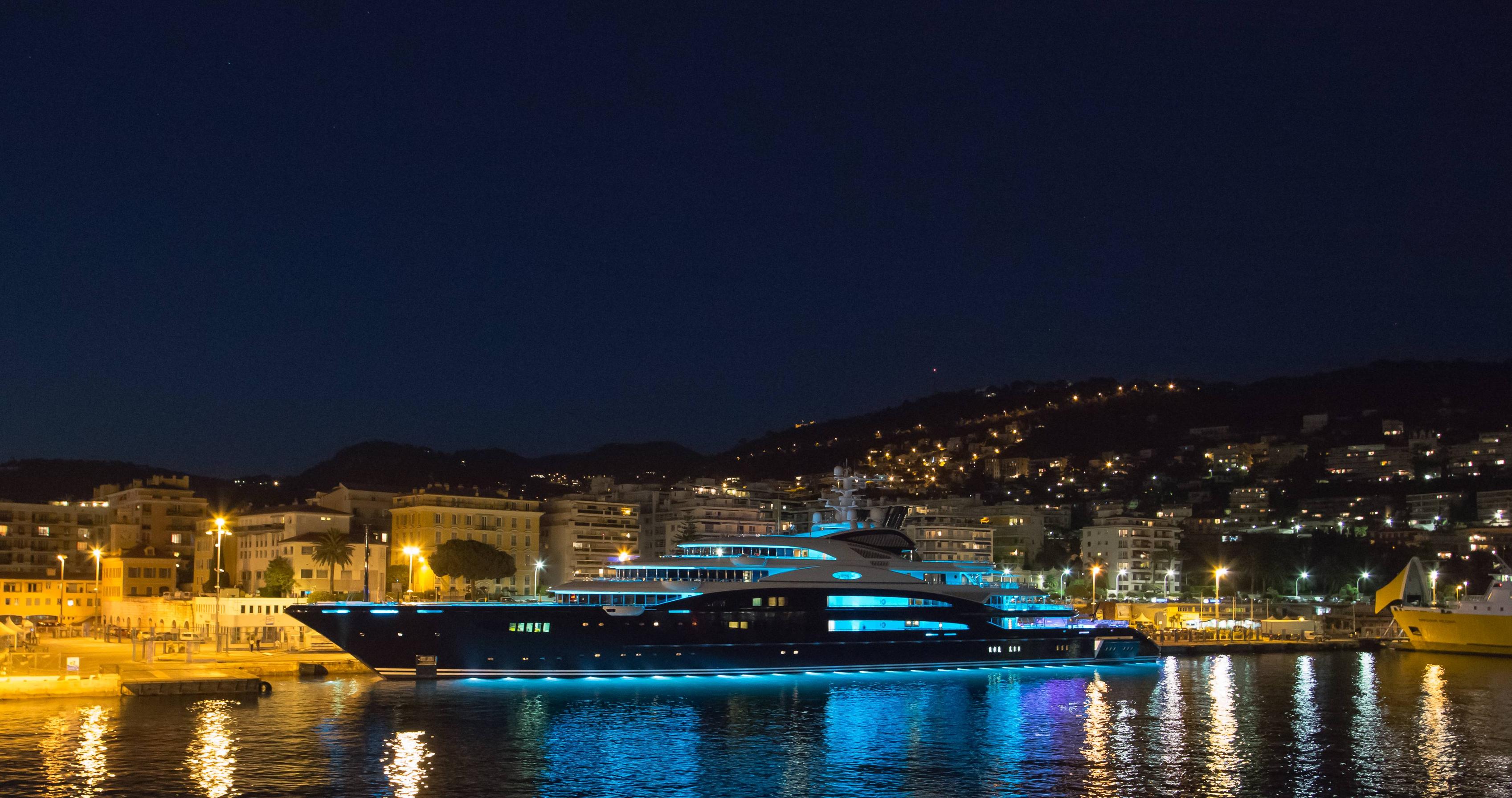 Yacht SERENE By Fincantieri - Mediterranean Evening