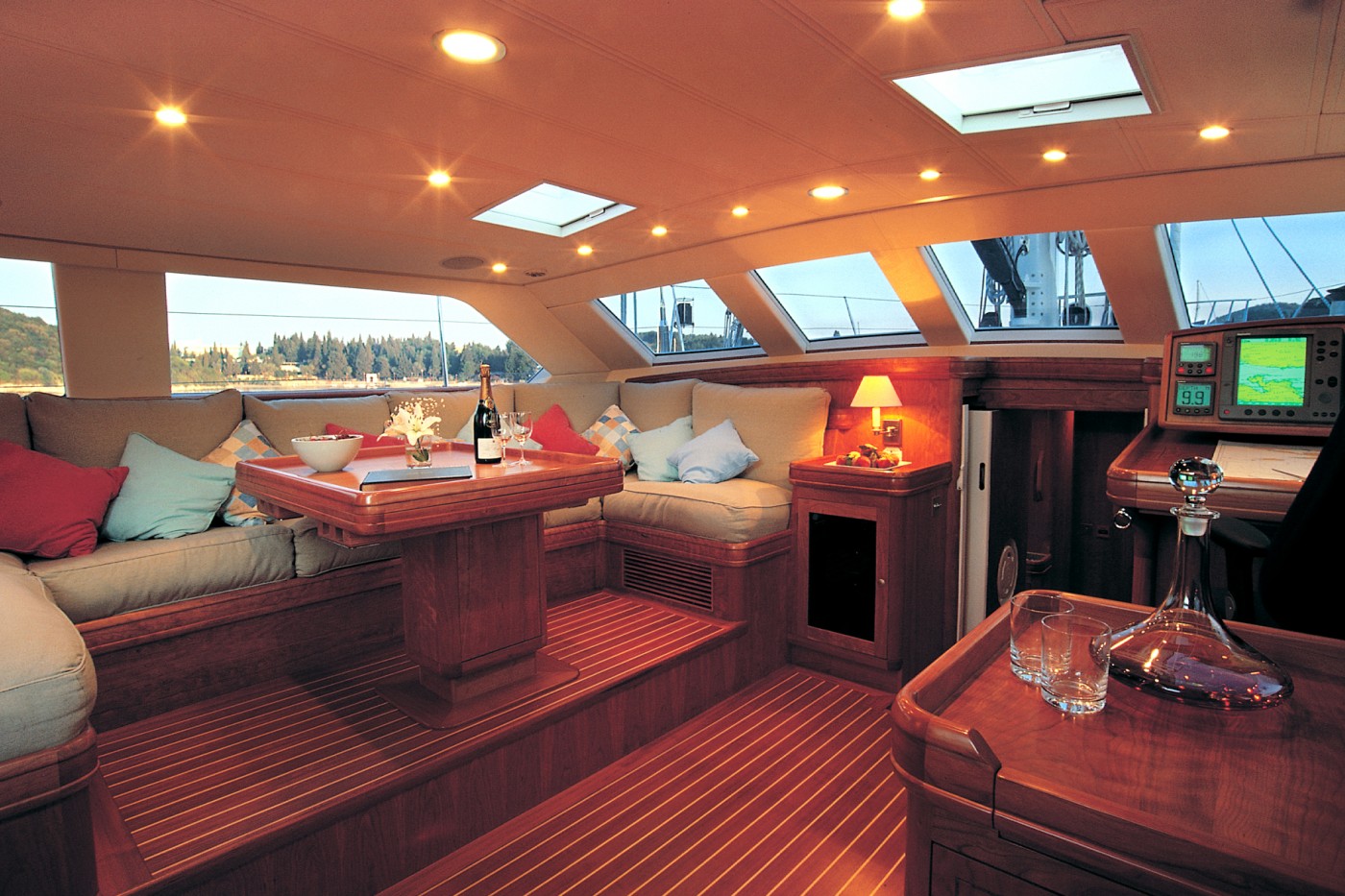 Yacht Wavelength - Deckhouse Dining