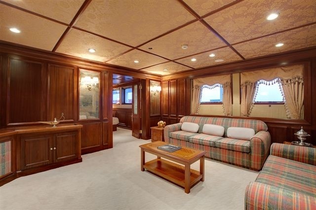 Saloon: Yacht LOALOAT AL BEHAR's Cabin Captured