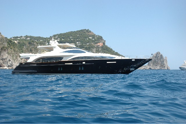 The 35m Yacht VIVERE
