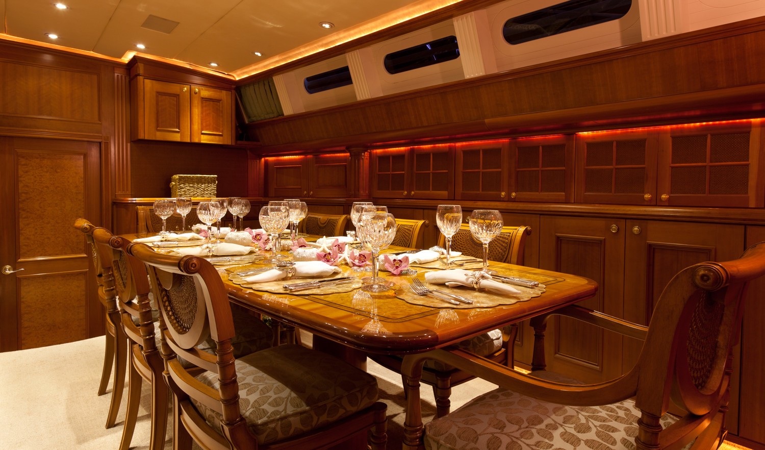 Eating/dining Saloon On Yacht GENEVIEVE