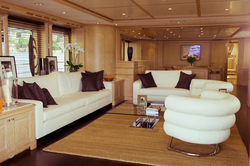 Sitting: Yacht AFRICAN QUEEN's Saloon Image