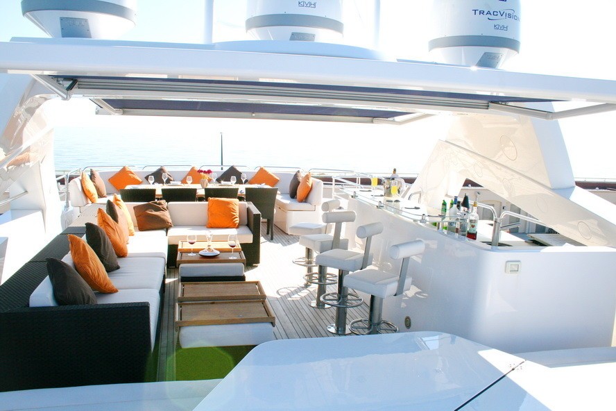 Fly-bridge Drinks Bar On Yacht BARRACUDA RED SEA