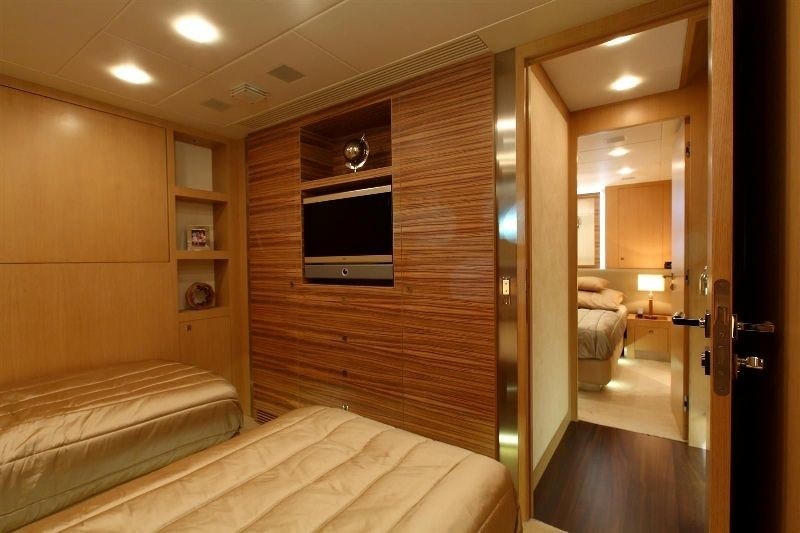 Twin Bed Cabin Aboard Yacht ESPRESSO