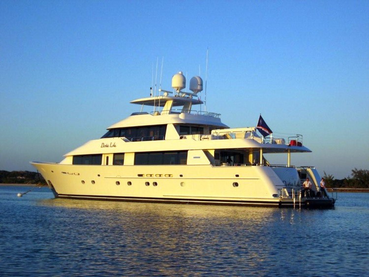 The 39m Yacht DONA LOLA