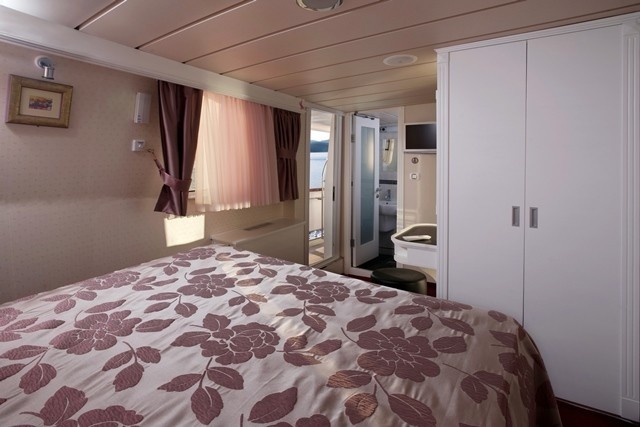 Guest's Cabin Including Balcony / Terrace Aspect On Board Yacht LA PERLA