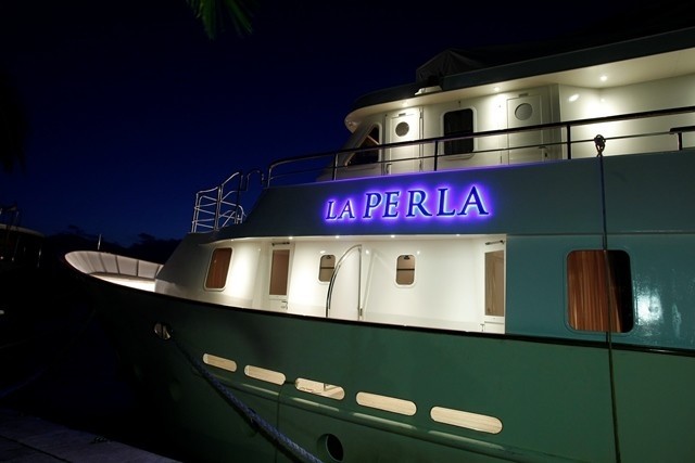 Profile Aspect: Yacht LA PERLA's Evening Photograph