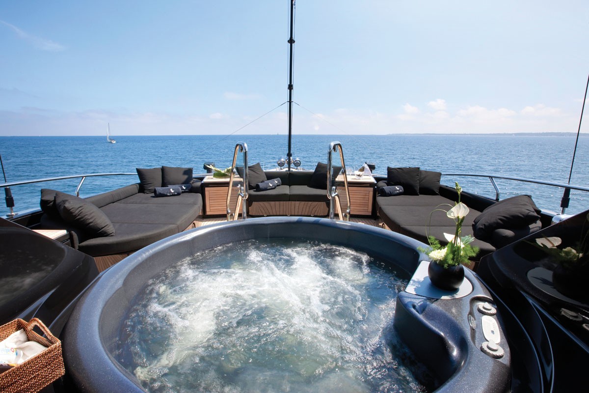 Jacuzzi Pool Aboard Yacht GRIFFIN