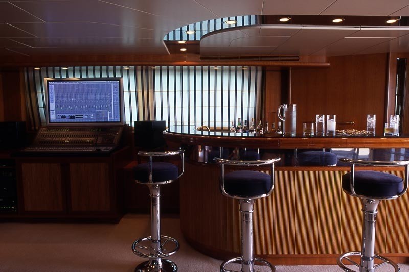 Drinks Bar On Yacht OURANOS TOO