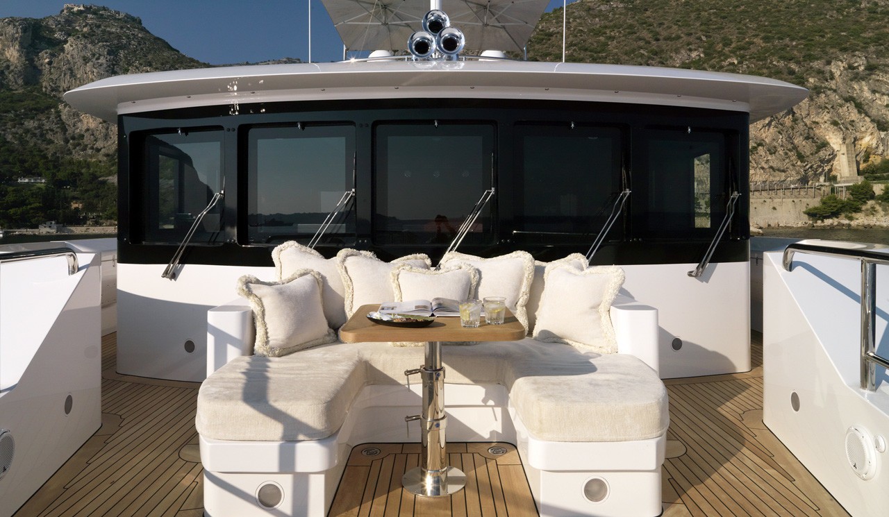 Sitting Zone Aboard Yacht WILD ORCHID I