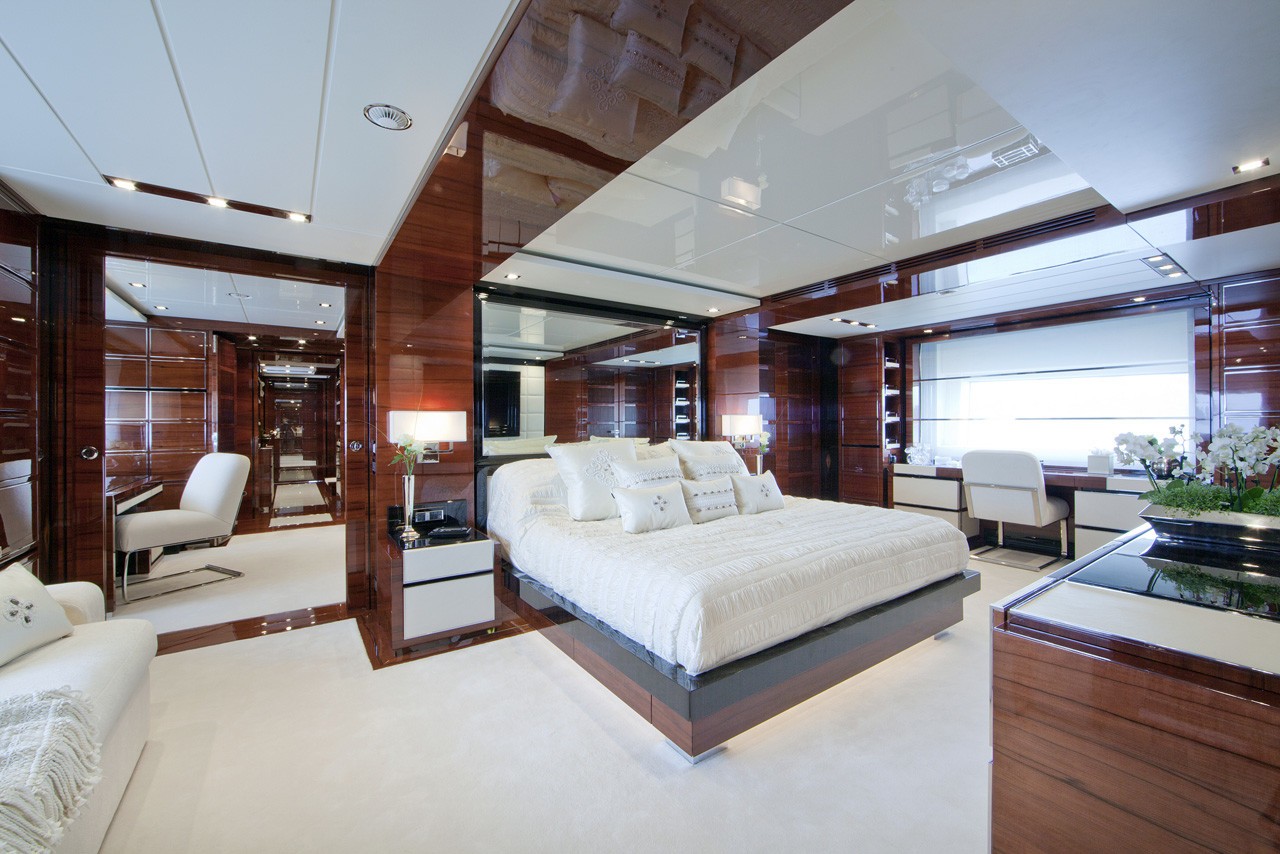 Main Master Cabin Aboard Yacht WILD ORCHID I