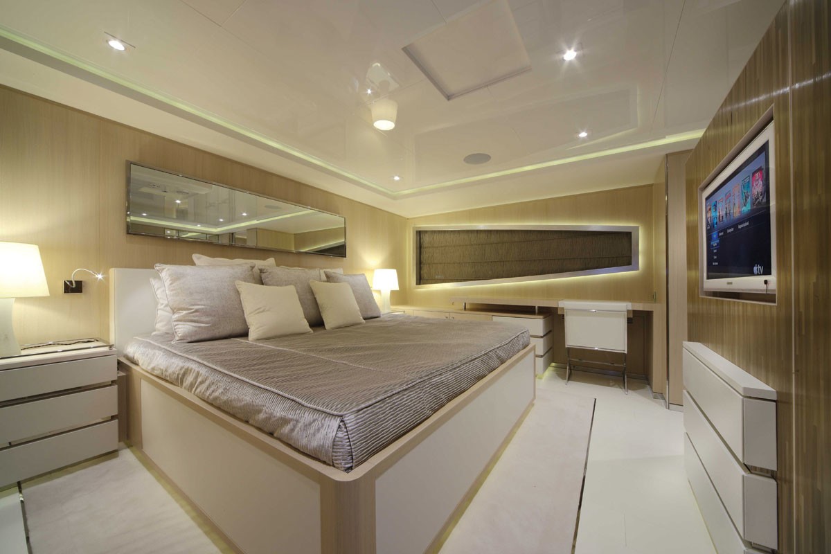 VIP Cabin On Yacht LIGHT HOLIC