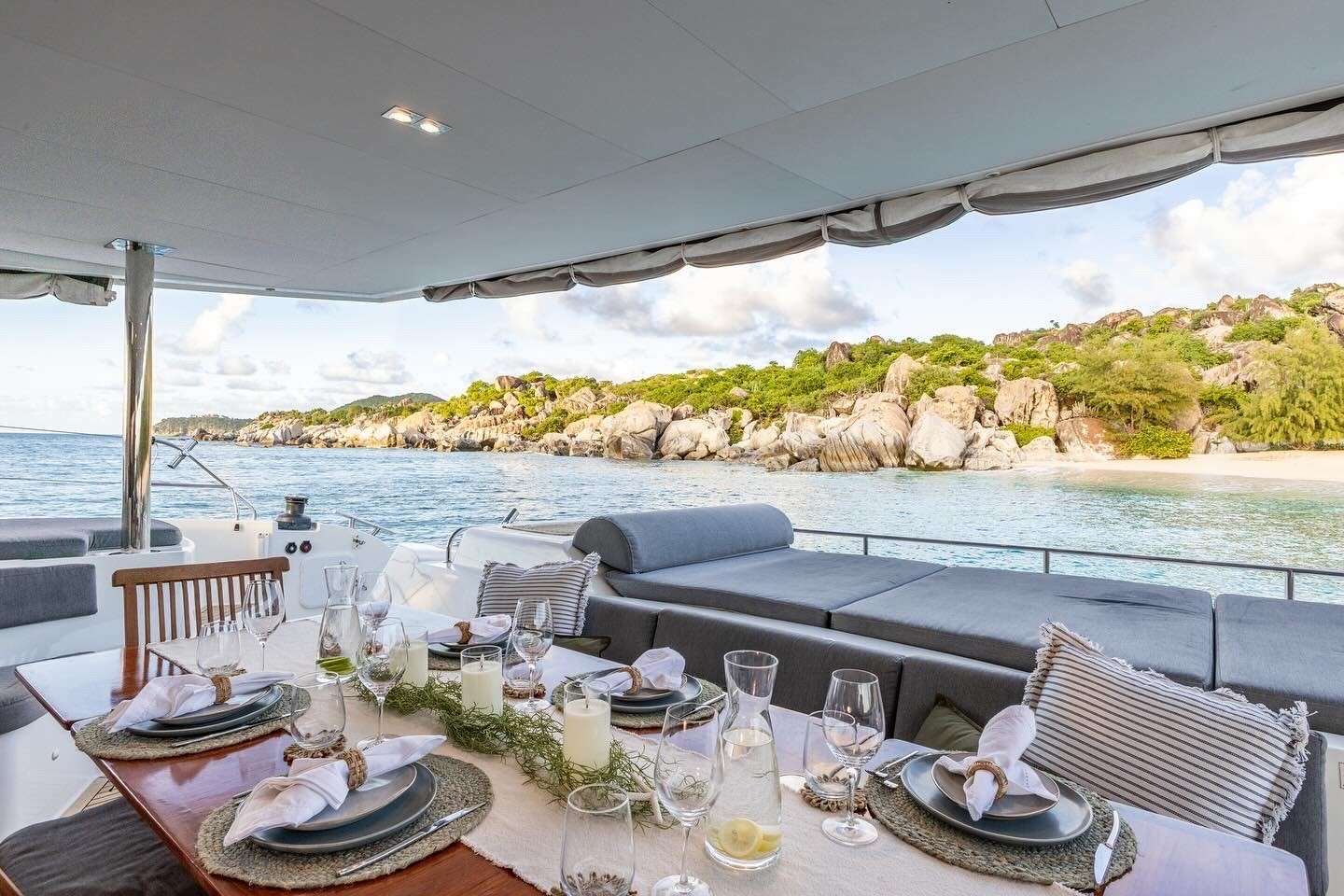 Luxury Yacht TRUE STORY - Aft Deck