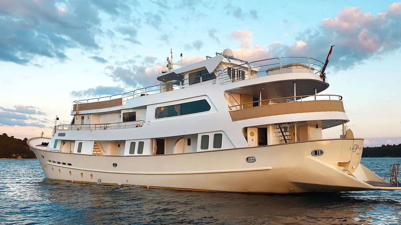 Luxury Yacht LA PERLA