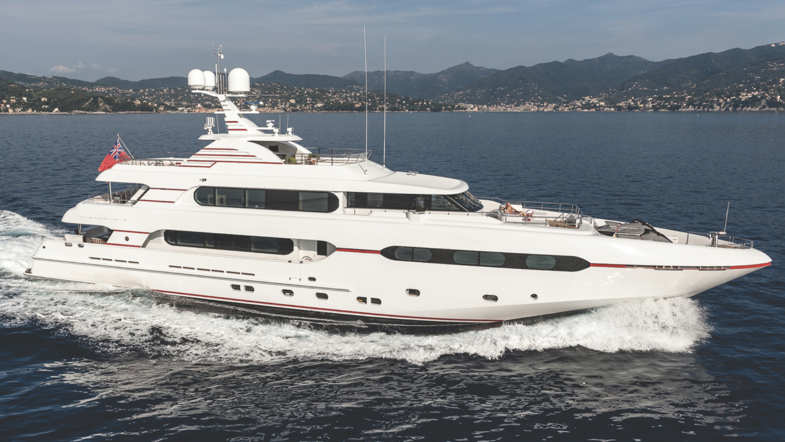 Luxury Yacht ATOM