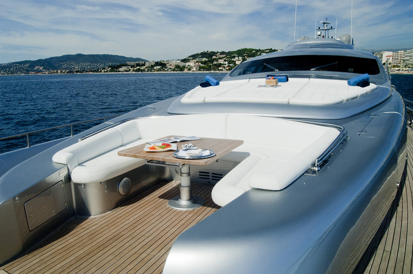 Mistral 55 - Exterior Living Spaces