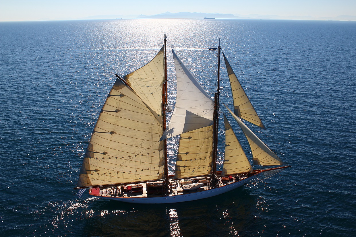 Sailing Yacht Aello