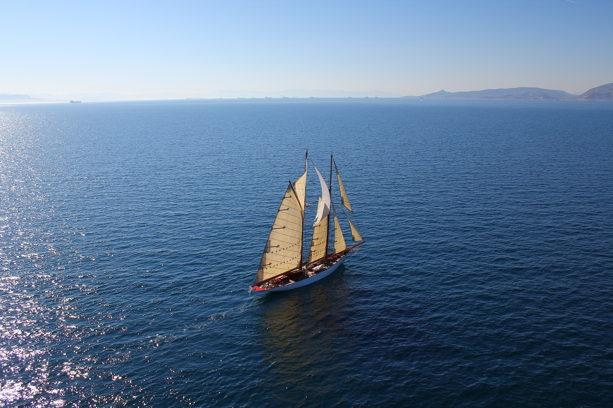 Sailing Yacht Aello