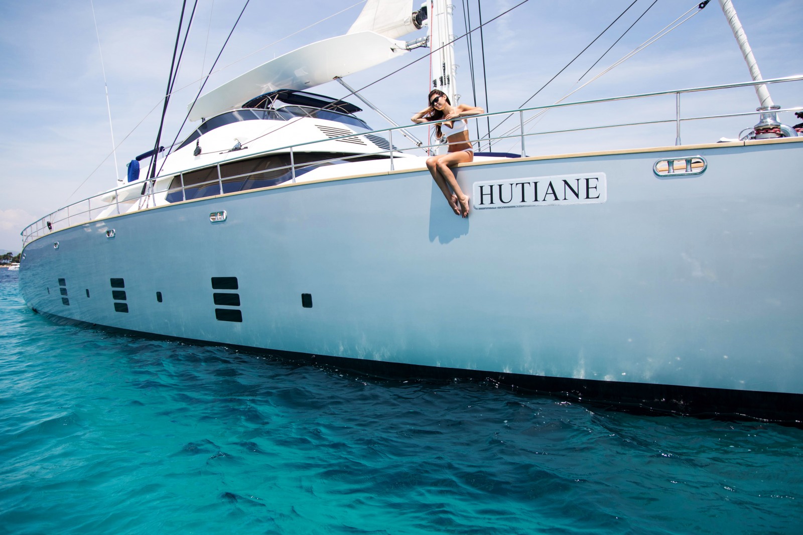 Yacht Hutiane Catamaran - Girl