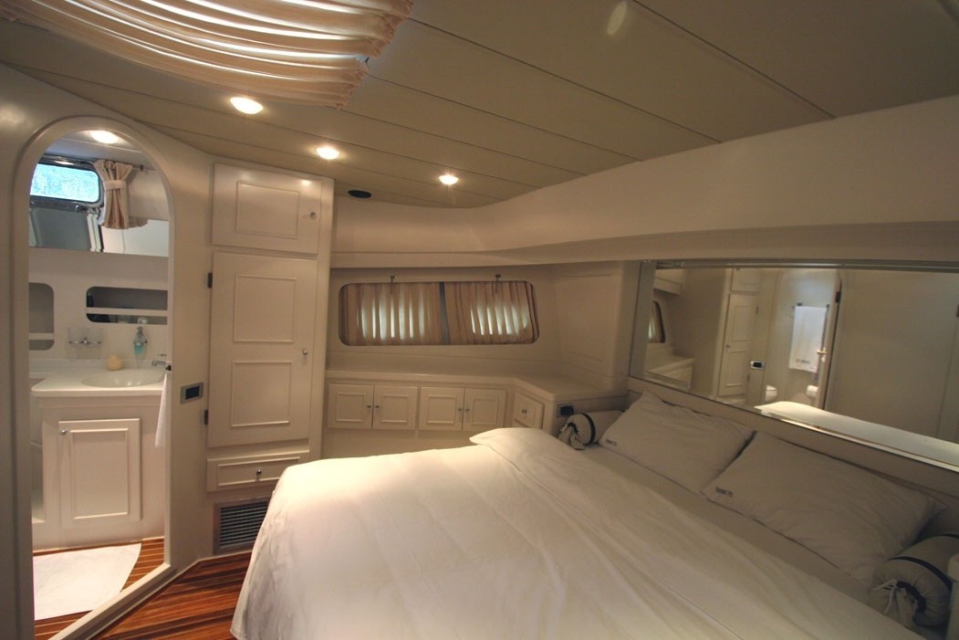 The 21m Yacht SERENITY 70