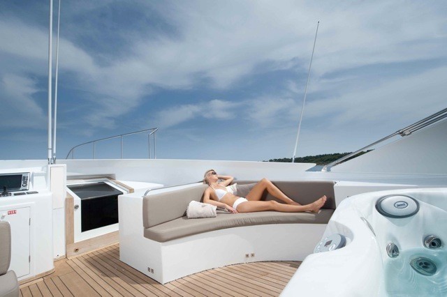 Jacuzzi Pool With Sitting On Board Yacht PALM B