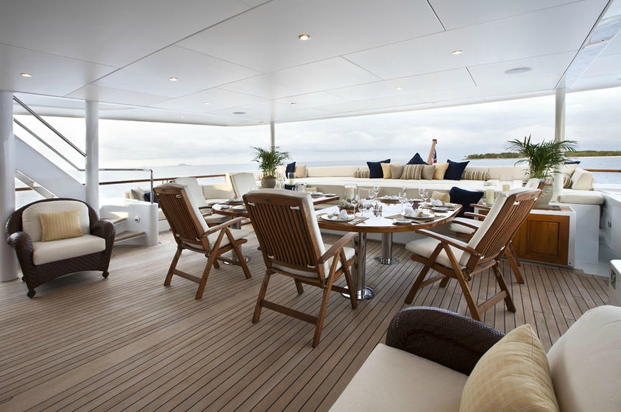 Premier Aft Deck Eating/dining On Board Yacht NOBLE HOUSE