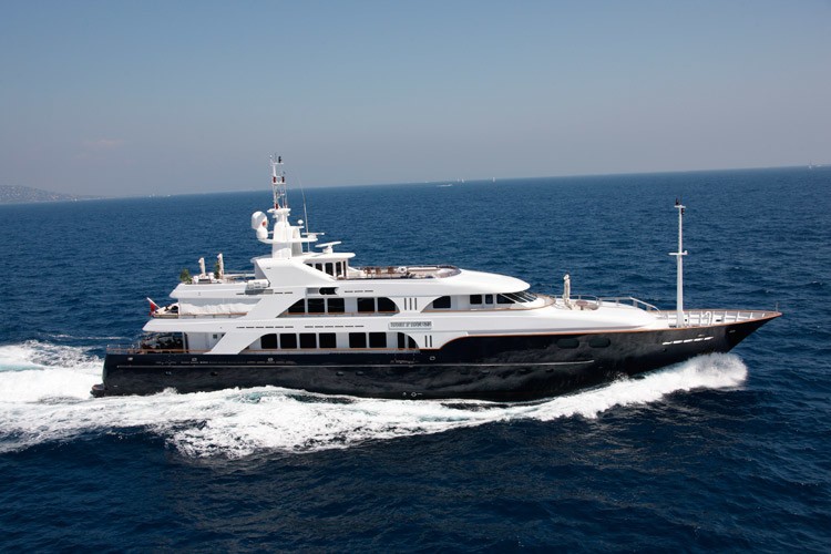 Overview: Yacht NOBLE HOUSE's Cruising Captured
