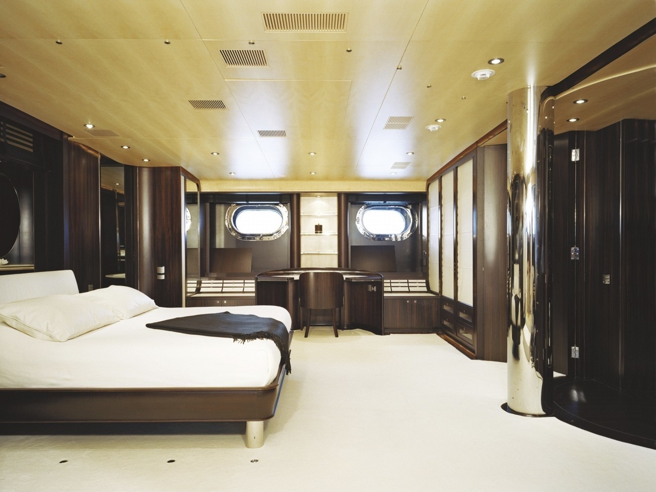 Profile Aspect: Yacht PARSIFAL III's Main Master Cabin Pictured