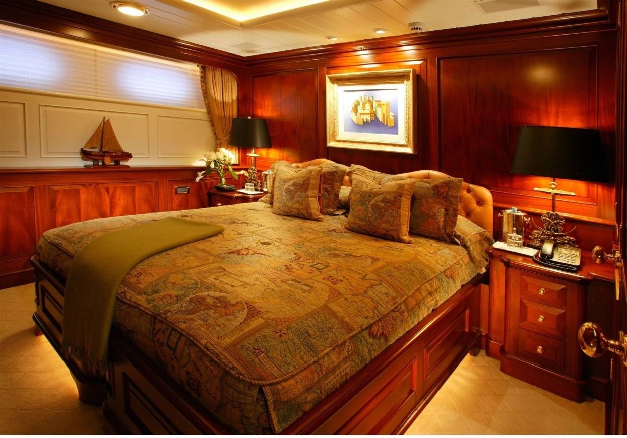Guest's Cabin On Board Yacht PARAFFIN
