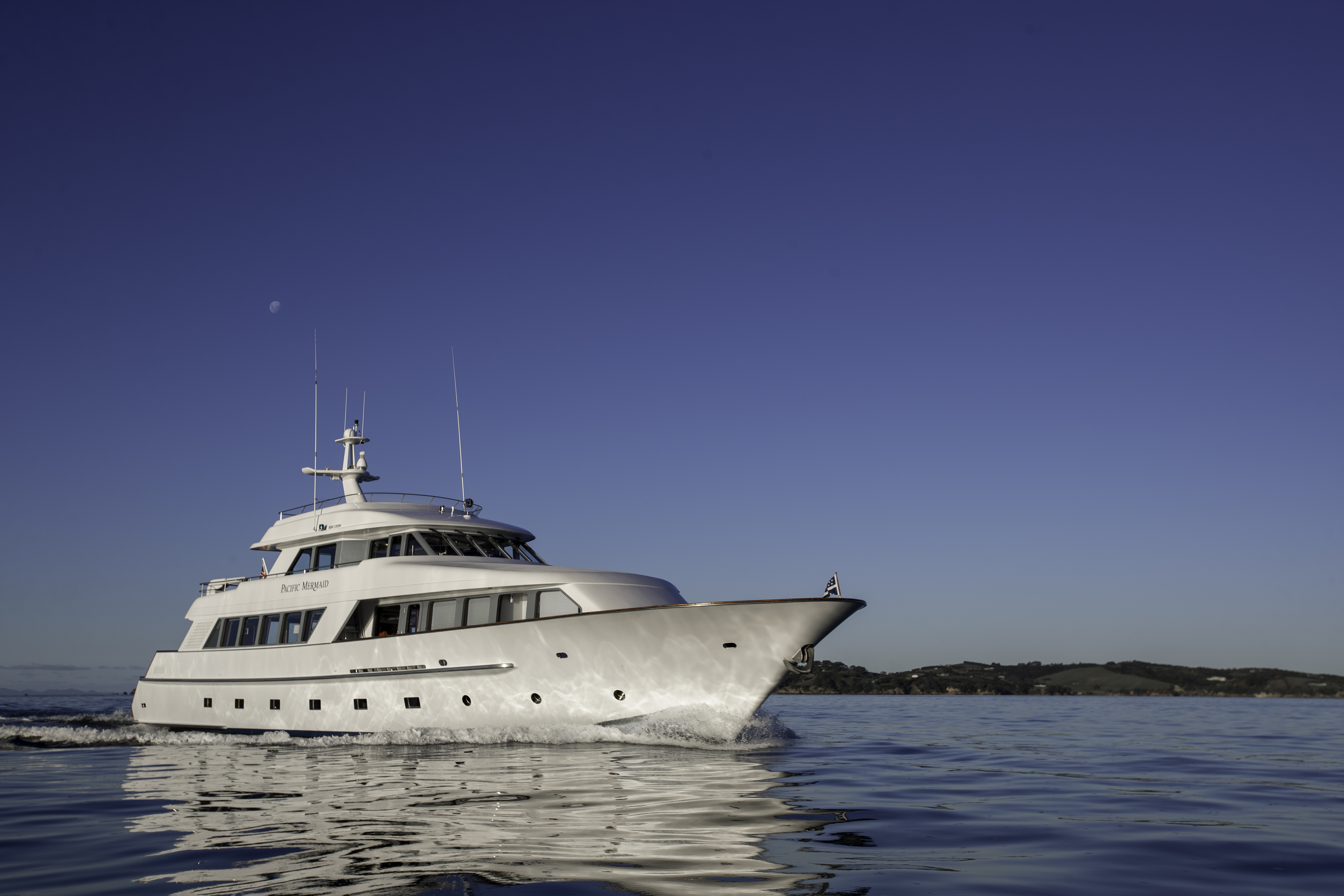 Luxury Yacht PACIFIC MERMAID