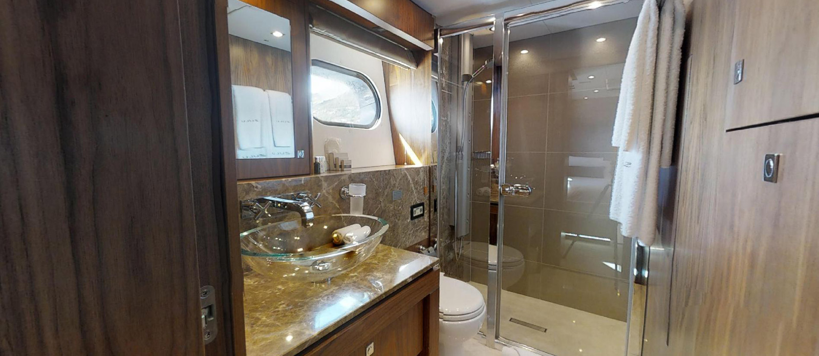 Starboard Twin Guest Cabin Ensuite