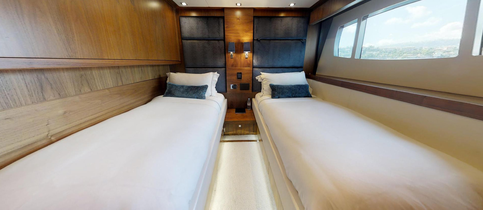 Starboard Twin Guest Cabin