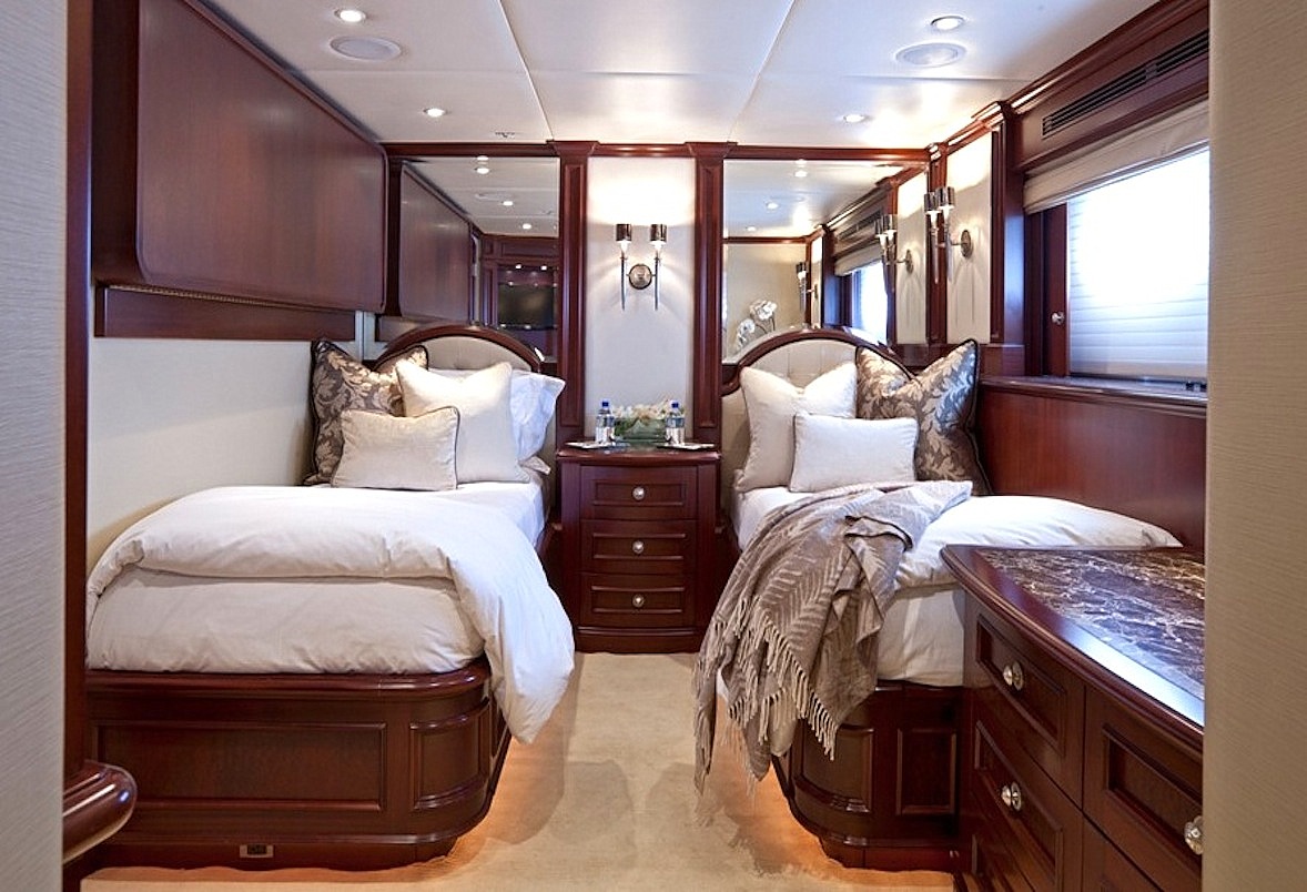 Yacht COCKTAILS - By Trinity Yachts - Twin Cabin